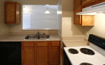 Oxford Hills Apartments in Taylor Mill, KY - Building Photo - Interior Photo