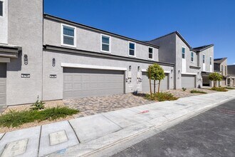 6788 Nimbus Ave in Las Vegas, NV - Building Photo - Building Photo