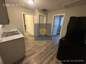 2300 S A St in Elwood, IN - Building Photo - Building Photo