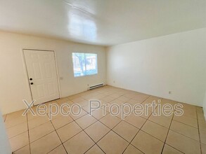 594 E Chuckwalla Rd in Palm Springs, CA - Building Photo - Building Photo