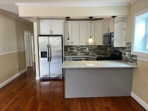 241-21 Memphis Ave in Queens, NY - Building Photo - Building Photo