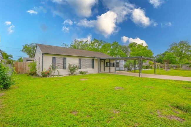 5414 Lyndhurst Dr in Houston, TX - Building Photo - Building Photo