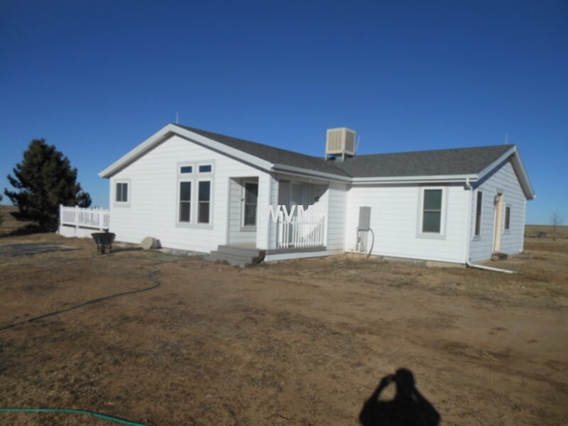 47568 Co Rd 17 in Elizabeth, CO - Building Photo
