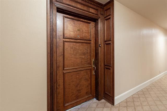 6335 W Northwest Hwy in Dallas, TX - Foto de edificio - Building Photo