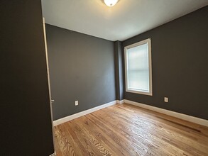 12 Herschel St in Lynn, MA - Building Photo - Building Photo
