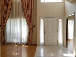 2828 Oglethorpe Run Square in Suwanee, GA - Building Photo - Building Photo