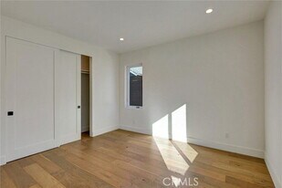 1688 N Sierra Bonita Ave in Pasadena, CA - Building Photo