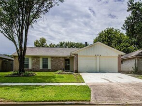 6834 Harpers Dr in Richmond, TX - Building Photo - Building Photo