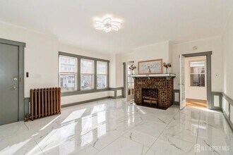 41-43 Poe Avenue Unit in Newark, NJ - Foto de edificio - Building Photo