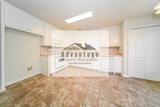 1860 Neighborhood Walk in Mcdonough, GA - Building Photo - Building Photo