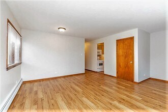 5752 W Park Ave, Unit 1-N in Cicero, IL - Building Photo - Building Photo