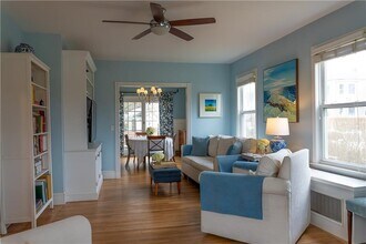 36 Vernon Ave in Newport, RI - Building Photo - Building Photo