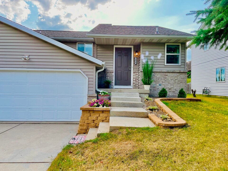3016 Maple Valley Dr in Madison, WI - Building Photo