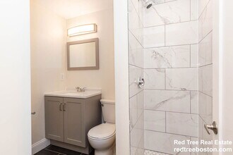 77 Rock Glen Rd in Medford, MA - Building Photo - Building Photo