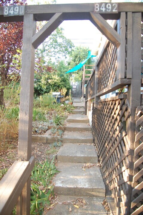 8490 Trenton Rd, Unit 8490 Trenton in Forestville, CA - Building Photo