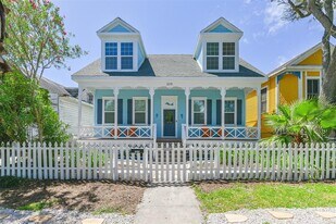 2015 Avenue O in Galveston, TX - Building Photo