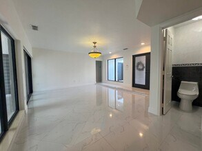 8735 SW 54th Terrace in Miami, FL - Foto de edificio - Building Photo