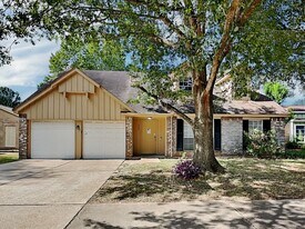 19803 Edensborough Dr in Katy, TX - Building Photo