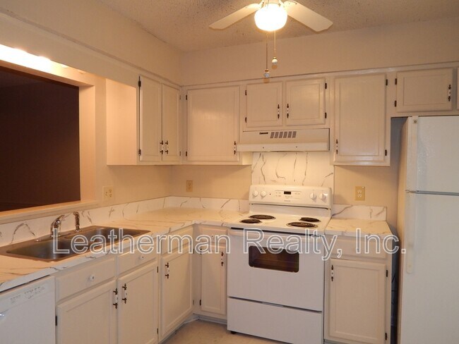 738 Coventry Ln in Florence, SC - Building Photo - Building Photo