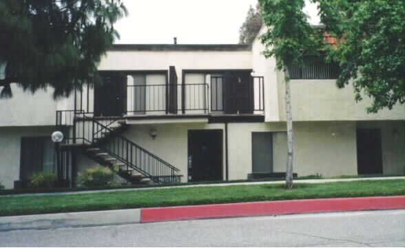 59 Price St in Redlands, CA - Foto de edificio