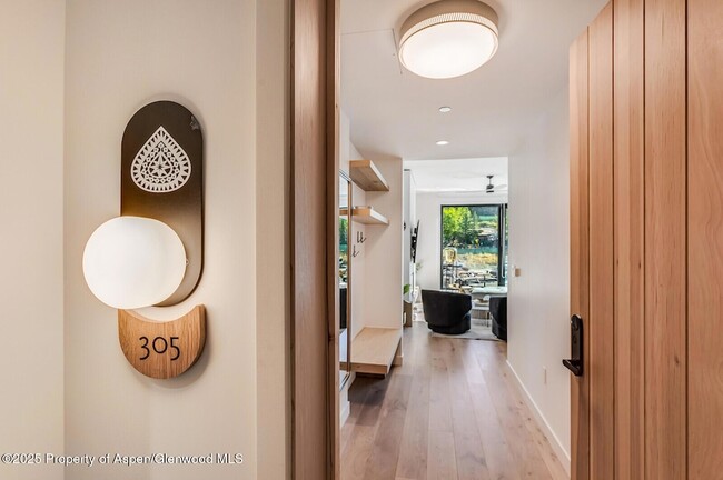 119 Wood Rd, Unit 305 in Snowmass Village, CO - Building Photo - Building Photo
