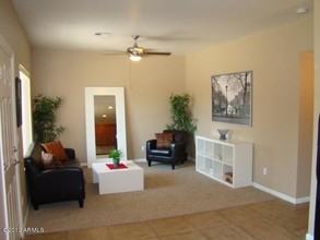 Fernwood Court Apartments in Phoenix, AZ - Building Photo - Interior Photo