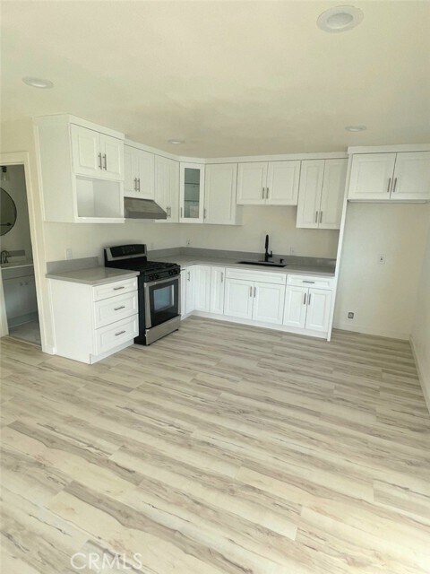 999 Long Beach Blvd in Long Beach, CA - Building Photo