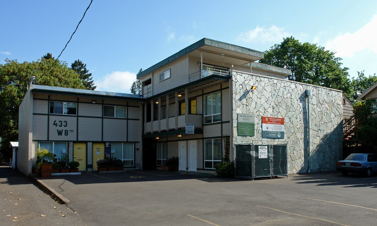 Mainstream Apartments in Eugene, OR - Building Photo