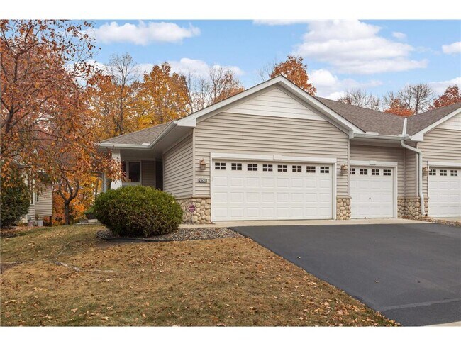 property at 9280 Blackoaks Ct N