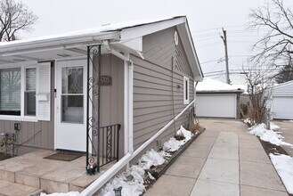 8705 45th St in Lyons, IL - Building Photo - Building Photo