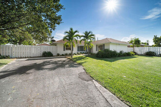 518 Kingbird Cir in Delray Beach, FL - Building Photo - Building Photo