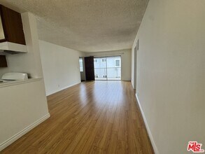 1252 Barry Ave in Los Angeles, CA - Building Photo - Building Photo