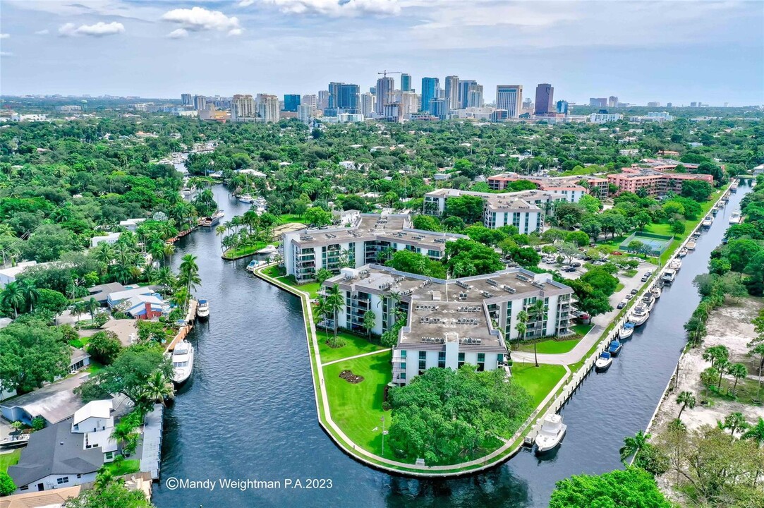 1000 River Reach Dr in Fort Lauderdale, FL - Building Photo