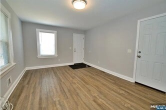 116 Maple Ave, Unit 4 in Montclair, NJ - Building Photo - Building Photo