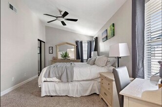 35 Patricia Way in Roseville, CA - Foto de edificio - Building Photo