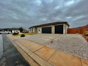 306 W Red Vis Dr in Ivins, UT - Building Photo - Building Photo