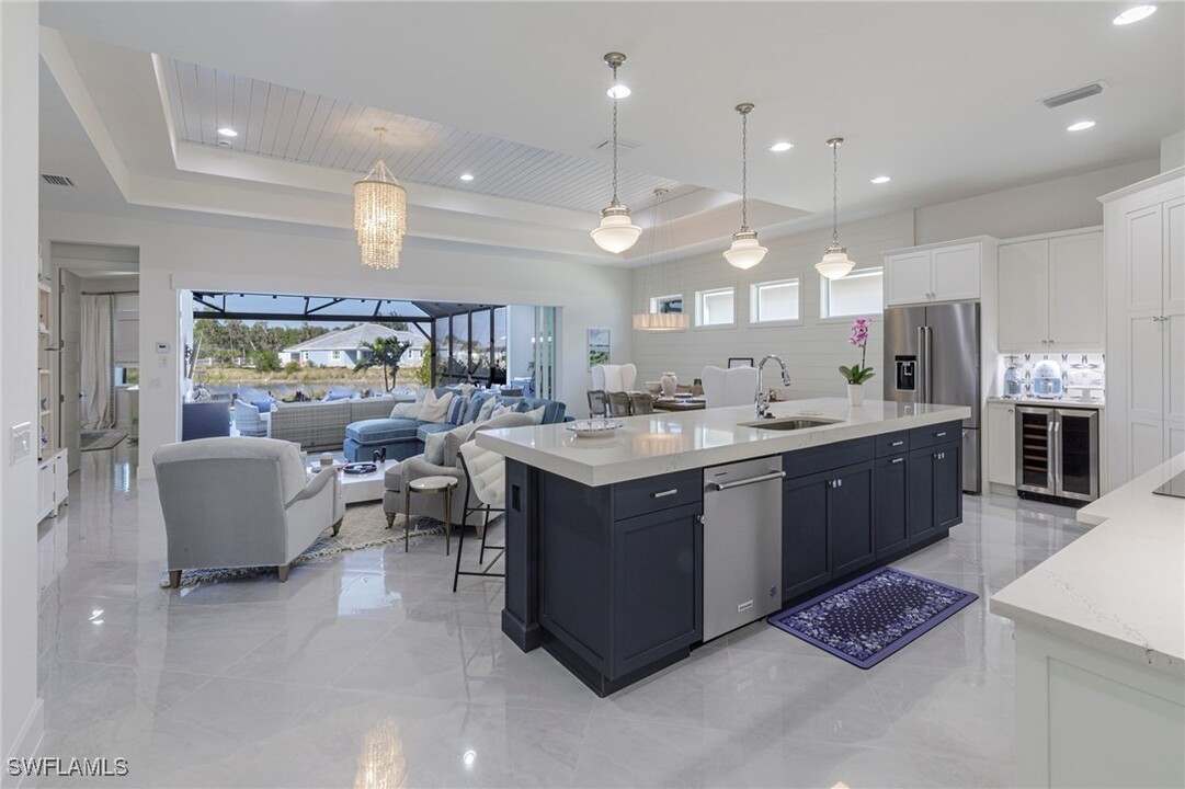 8963 Gustavia Ct in Naples, FL - Foto de edificio