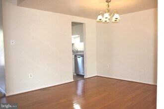 7438 Ardglass Dr in Lorton, VA - Building Photo - Building Photo