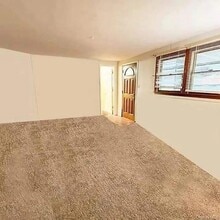 9 Fairlane Dr in Selden, NY - Building Photo - Building Photo