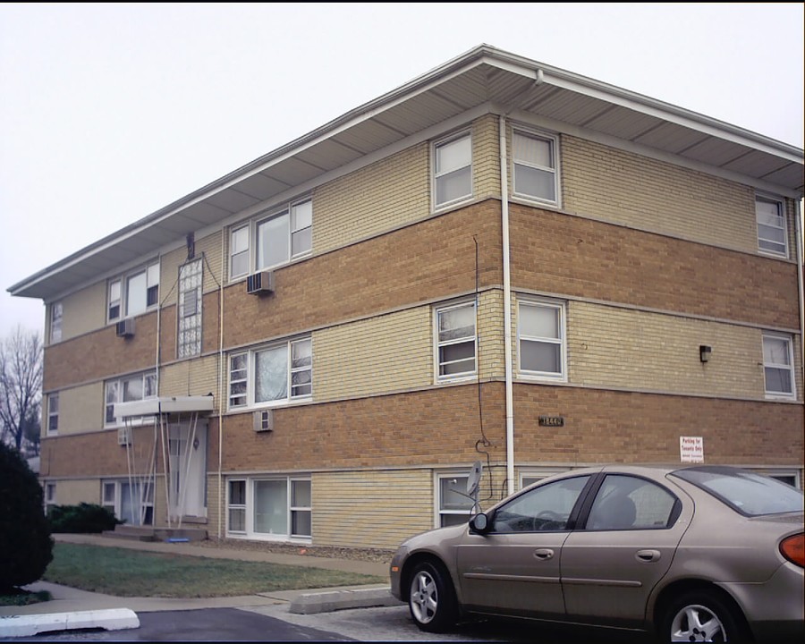 18440 Torrence Ave in Lansing, IL - Building Photo