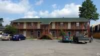 10000 W Markham St in Little Rock, AR - Building Photo - Building Photo