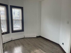 170 Boyd Ave in Jersey City, NJ - Building Photo - Building Photo