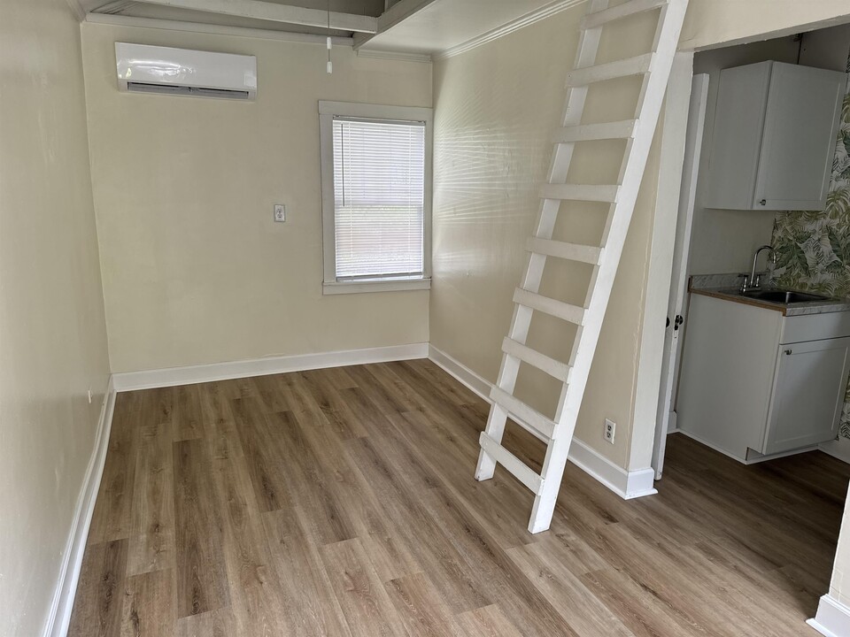 1135 SW 9th Ave in Gainesville, FL - Building Photo