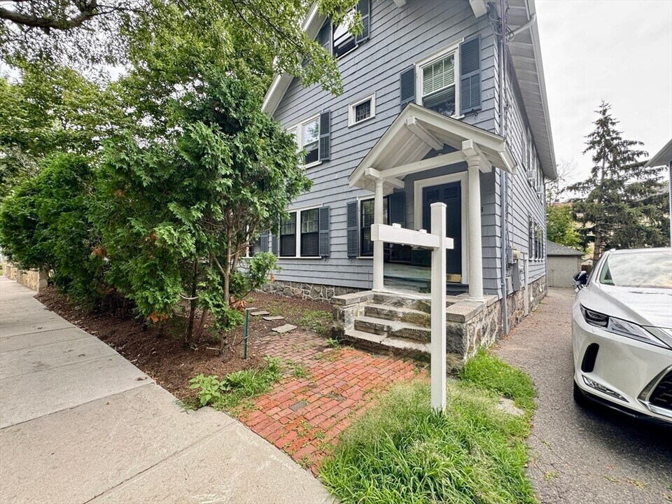 88 Brush Hill Rd in Milton, MA - Building Photo