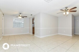 8711 Sterling Ln in Port Richey, FL - Building Photo - Building Photo