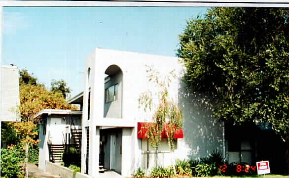 129 S Ivy Ave in Monrovia, CA - Building Photo