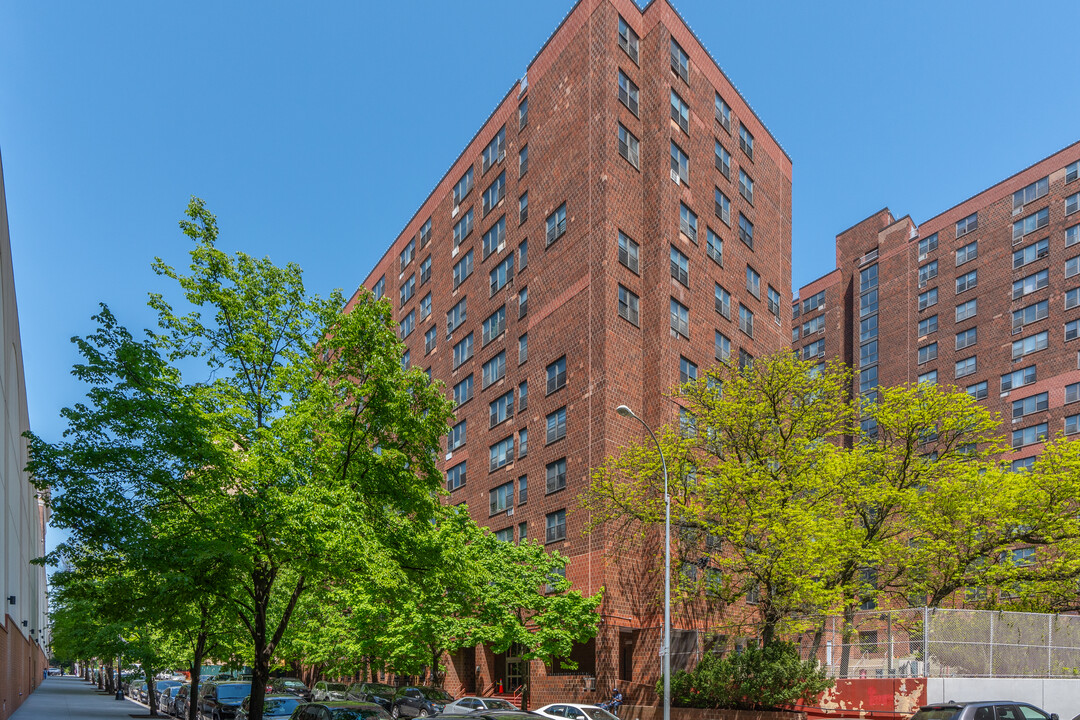 161 S Elliott Pl in Brooklyn, NY - Building Photo