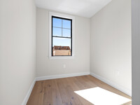 48 Woodward St, Unit 2 in Boston, MA - Foto de edificio - Building Photo