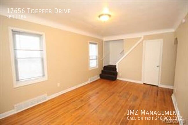 17656 Toepfer Dr in Eastpointe, MI - Building Photo - Building Photo