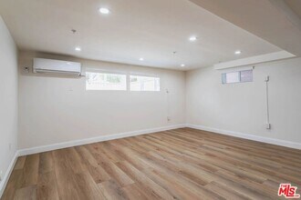 4422 Melbourne Ave in Los Angeles, CA - Foto de edificio - Building Photo